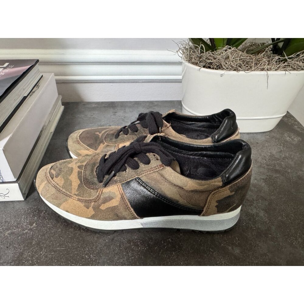 Cofi Holly Fashion Sneaker-Camo Size 7